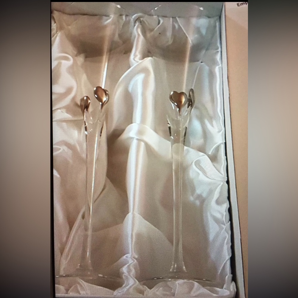 Elegant Bowring silver Heart wedding flutes